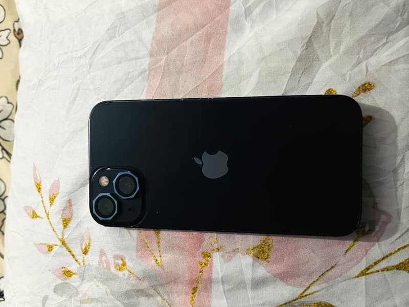 Apple iPhone 13 4