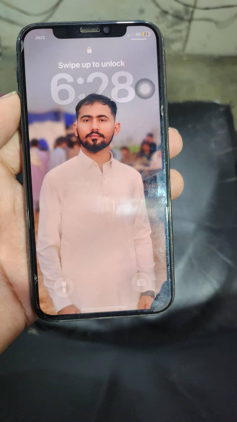 Apple iPhone 11 Pro 1