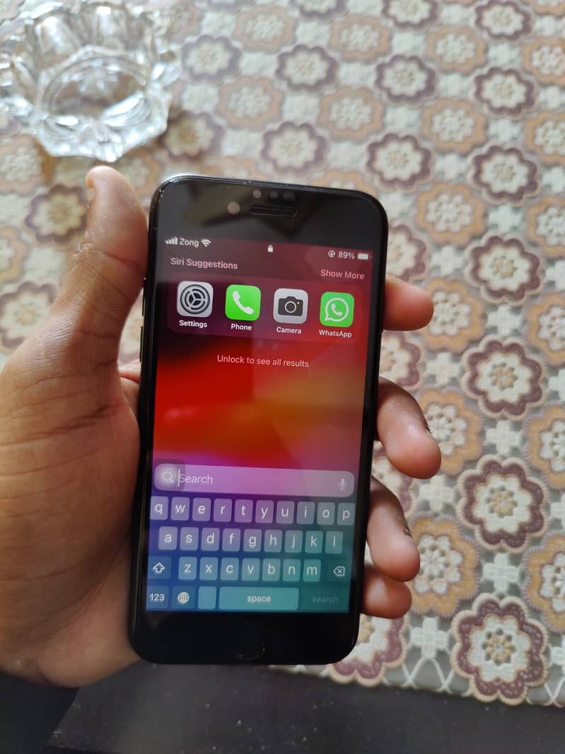 Apple iPhone SE 0