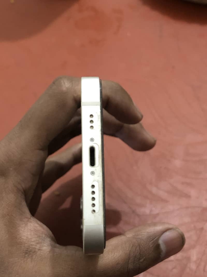 Apple iPhone 13 1
