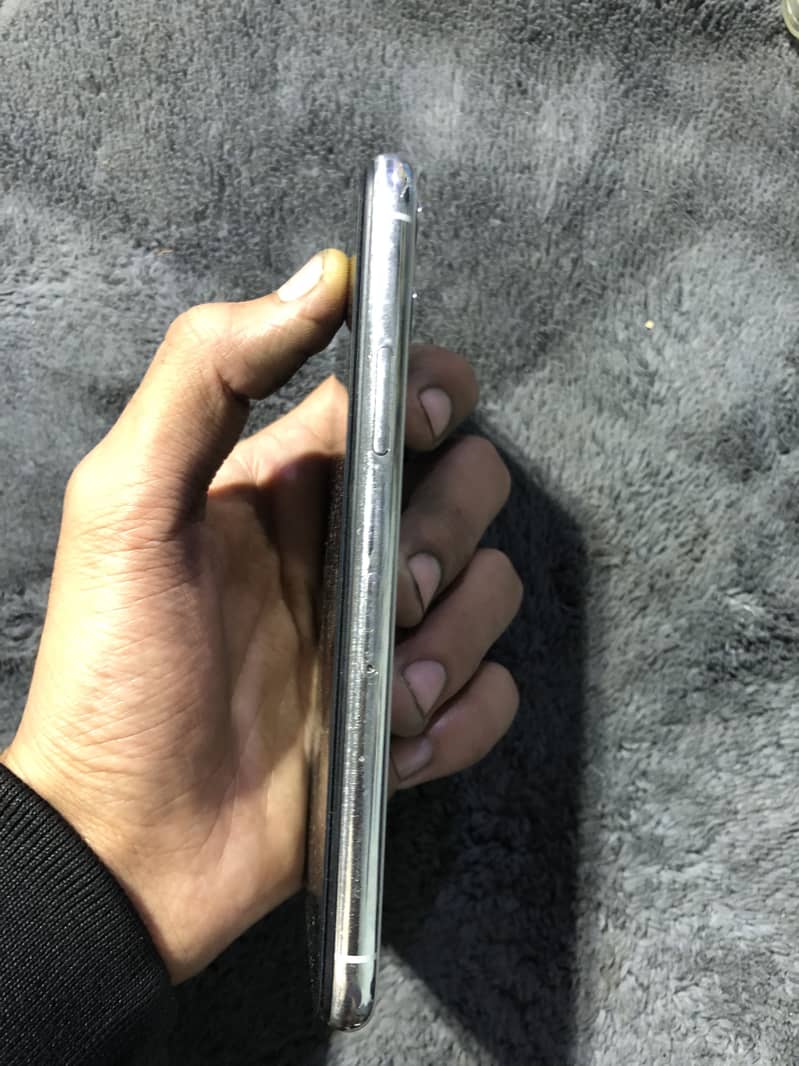 Apple iPhone 11 Pro 5