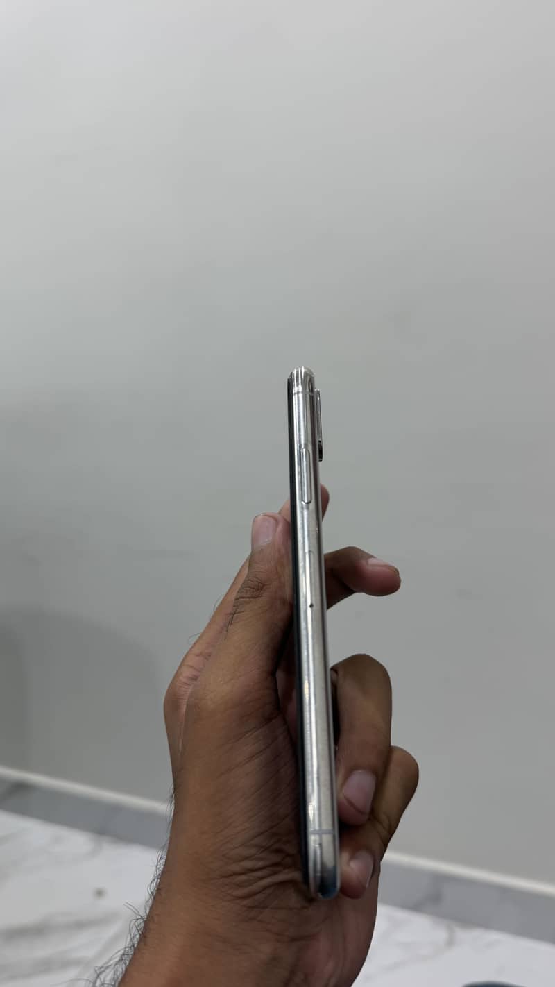 Apple iPhone X 2