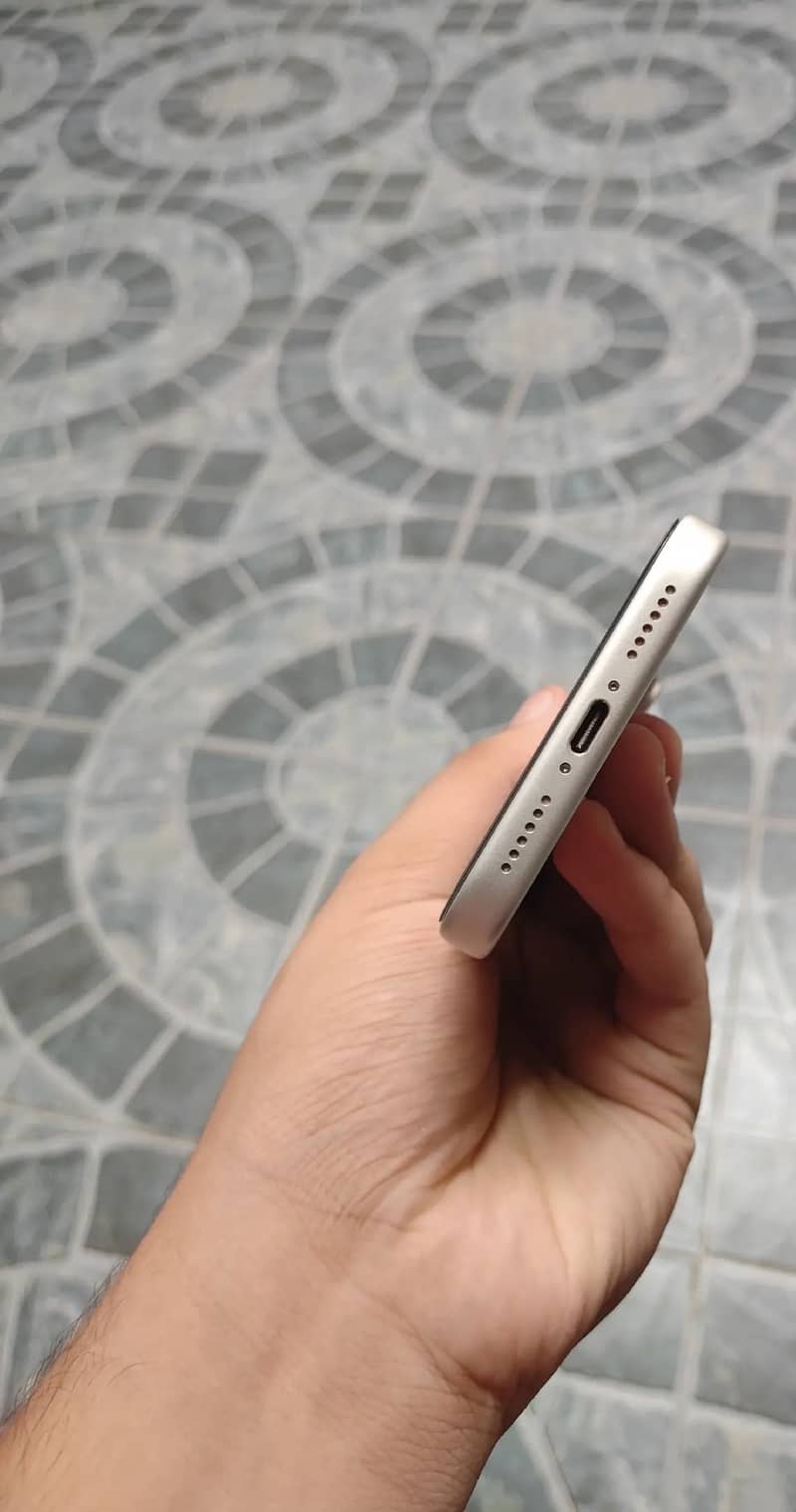 Apple iPhone 17 Pro Max 3