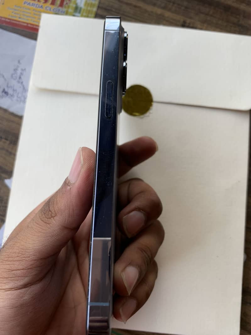 Apple iPhone 13 Pro 1