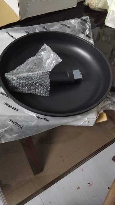 6 pieces nonstick set brand new untouch