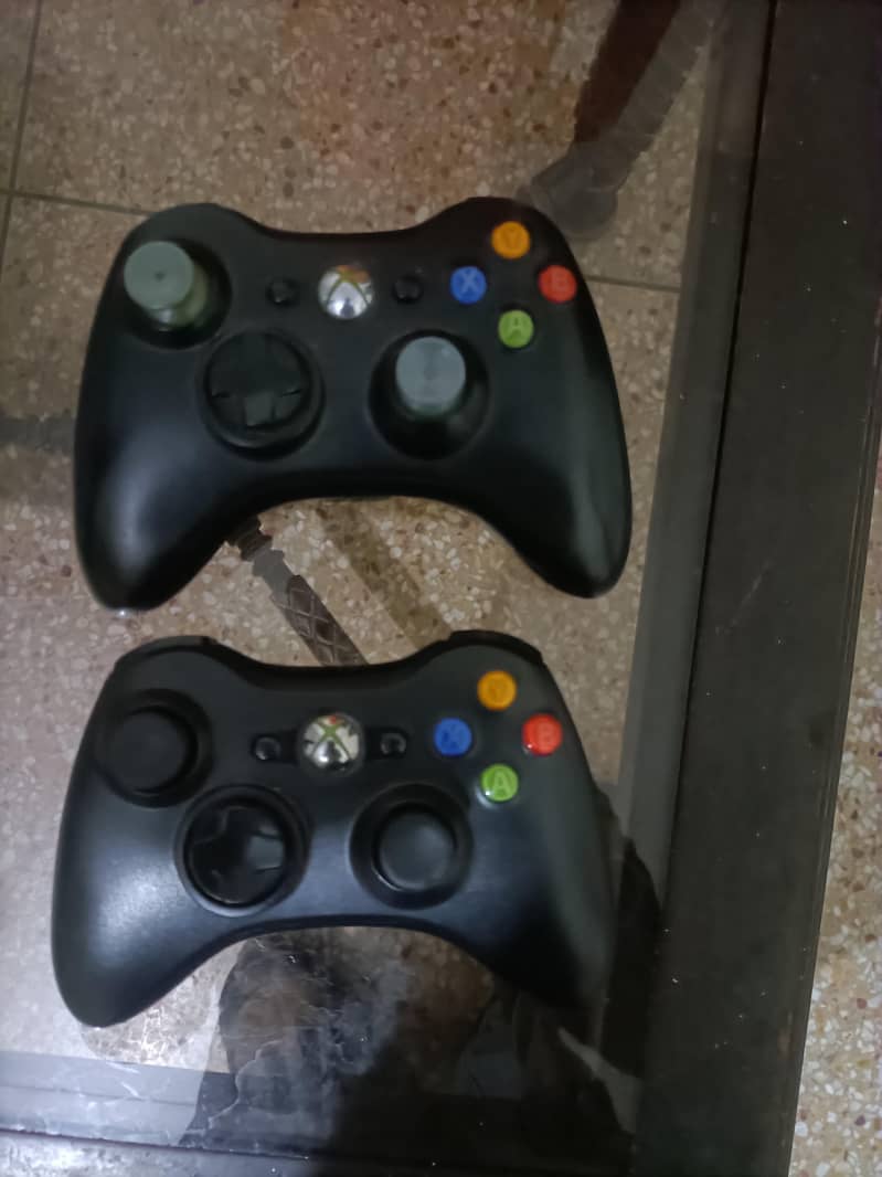 Xbox 360 Controllers 0