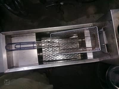 Automatic Commercial Deep Fryer Machine – Brand New – Rs. 33,000