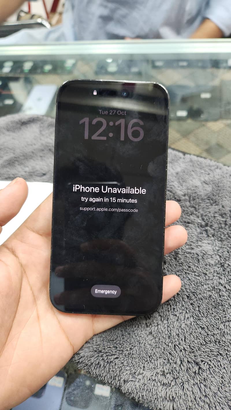 Apple iPhone 15 Pro Max 0