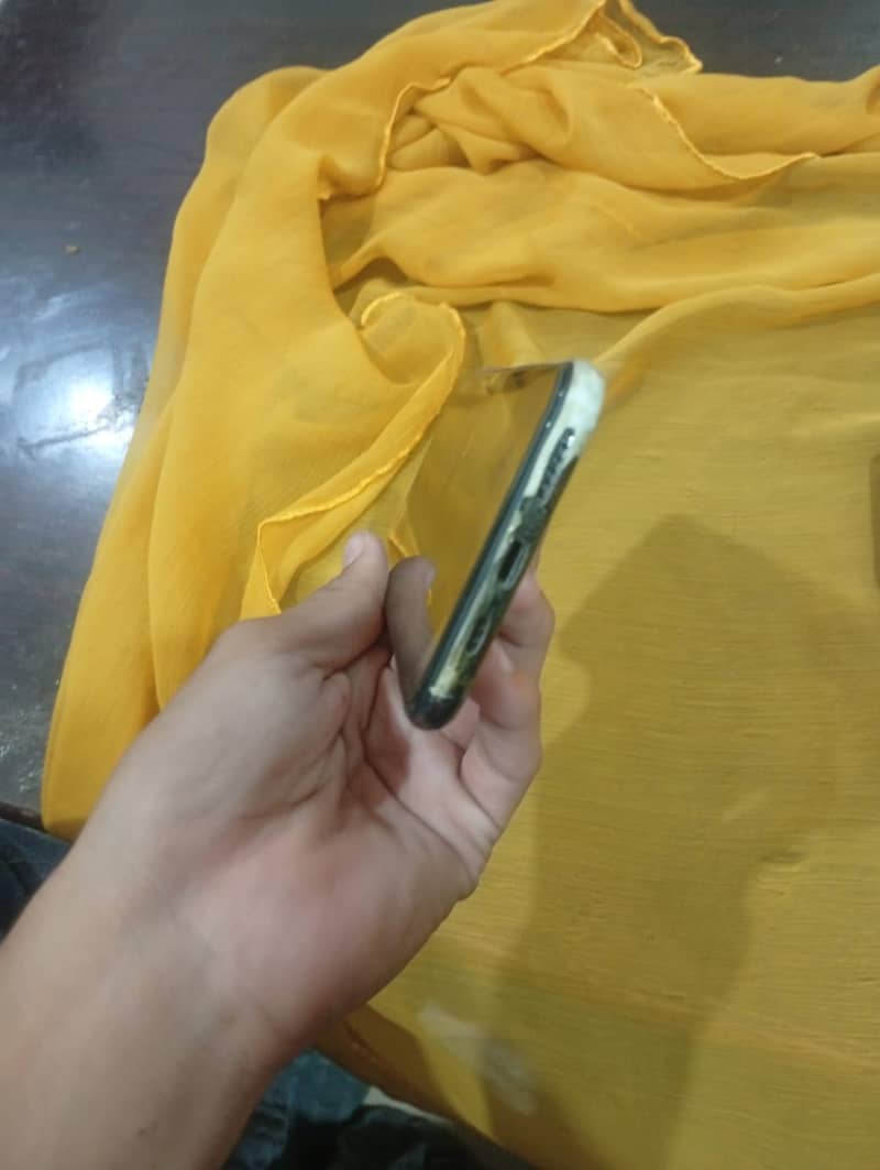 Apple iPhone X 2