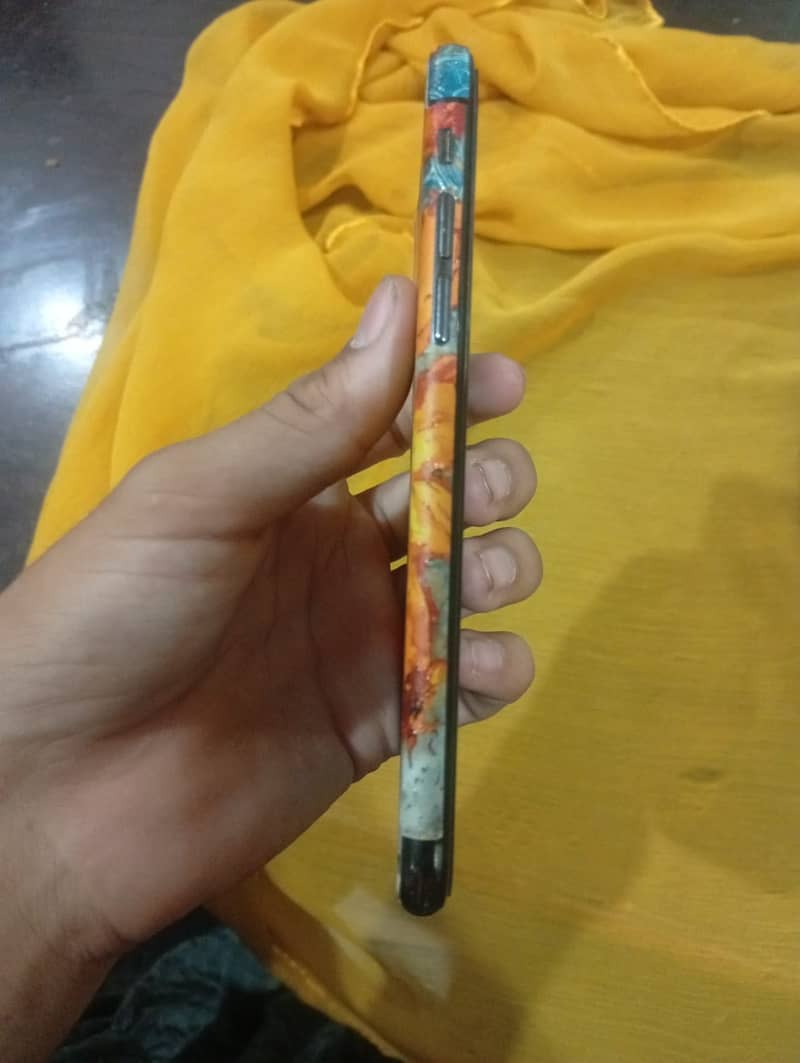 Apple iPhone X 3