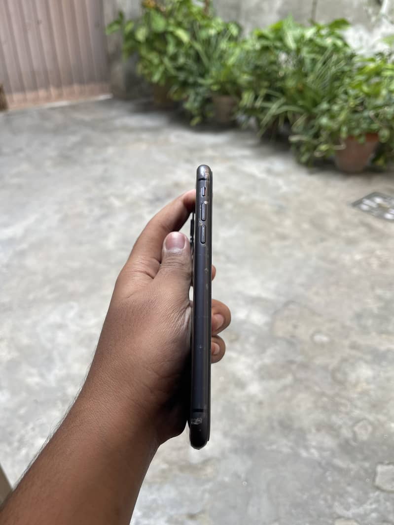Apple iPhone 11 5