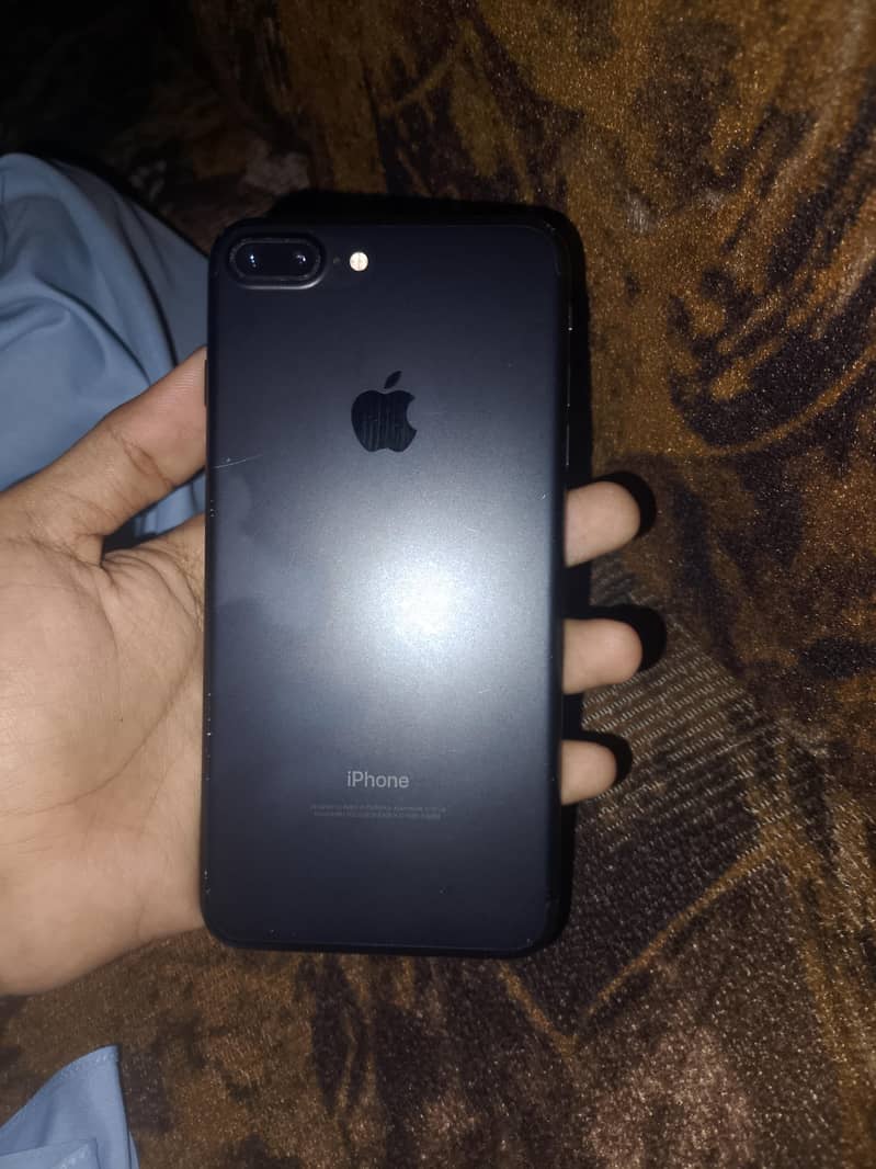 Apple iPhone 7 Plus 1