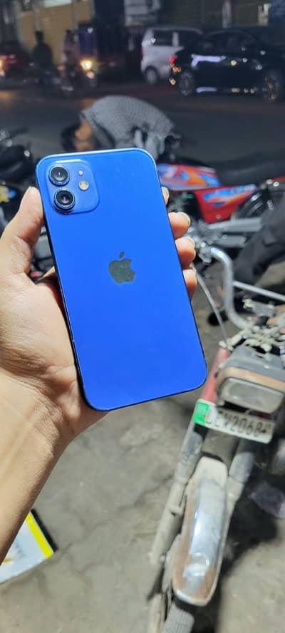 Apple iPhone 12
