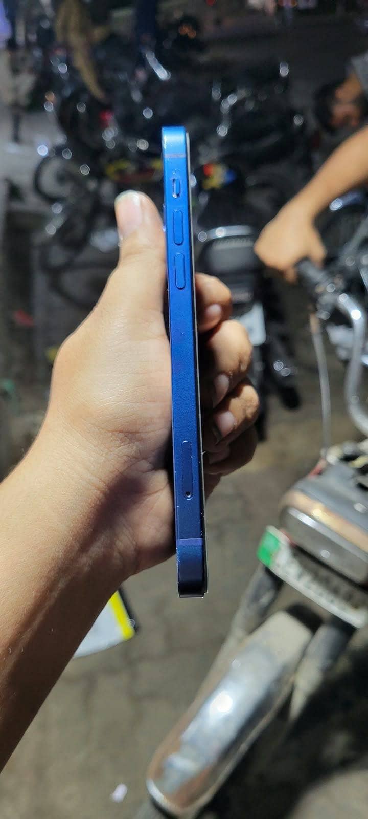 Apple iPhone 12 3