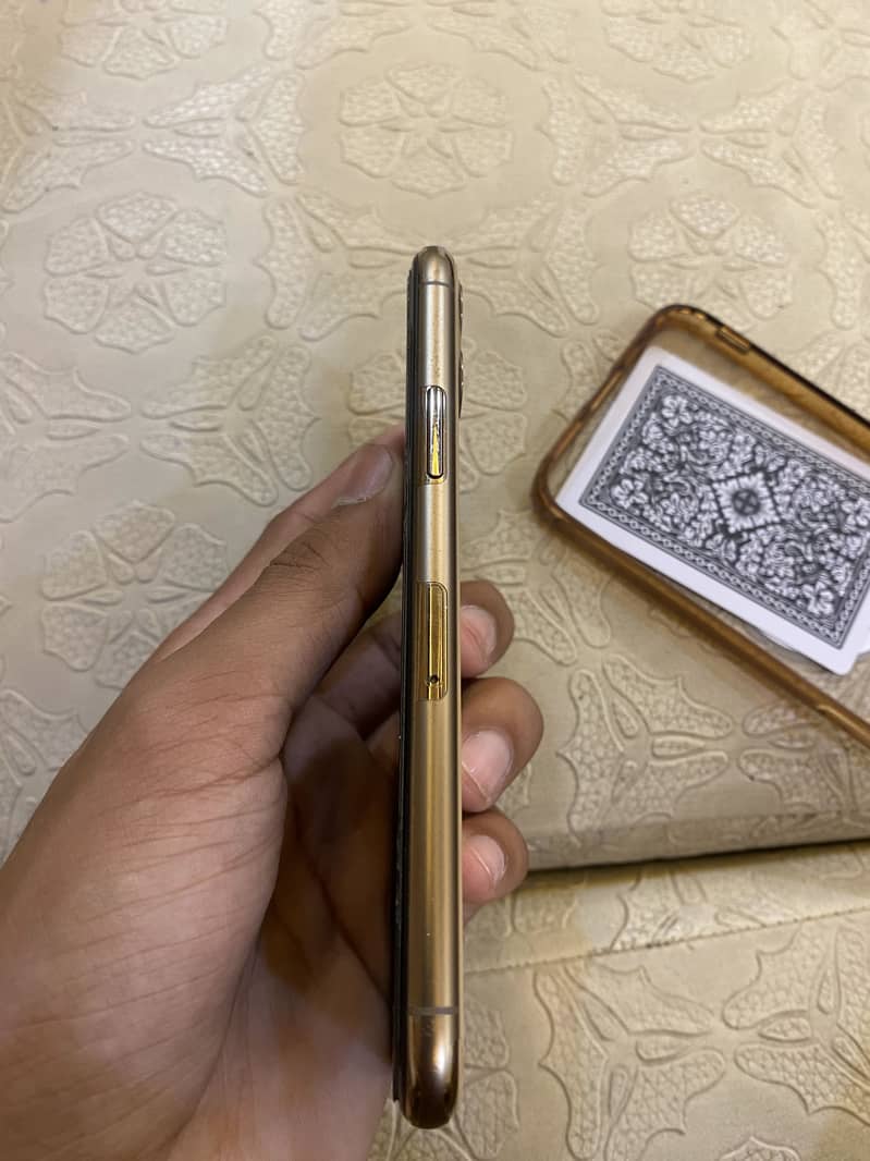 Apple iPhone 11 Pro 3