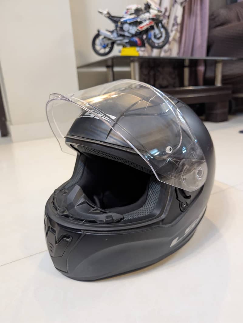 LS2 MATT BLACK MEDIUM SIZE 4