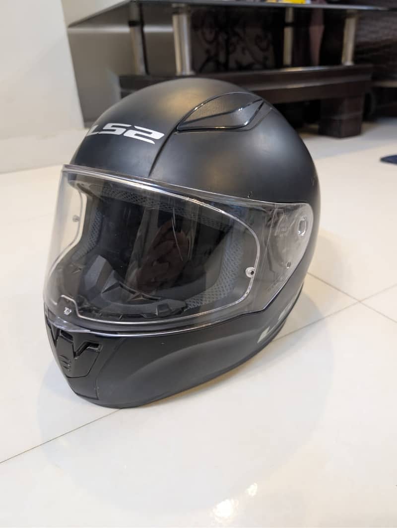 LS2 MATT BLACK MEDIUM SIZE 10