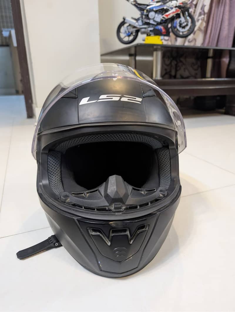 LS2 MATT BLACK MEDIUM SIZE 11