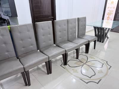 Six seater dinning table