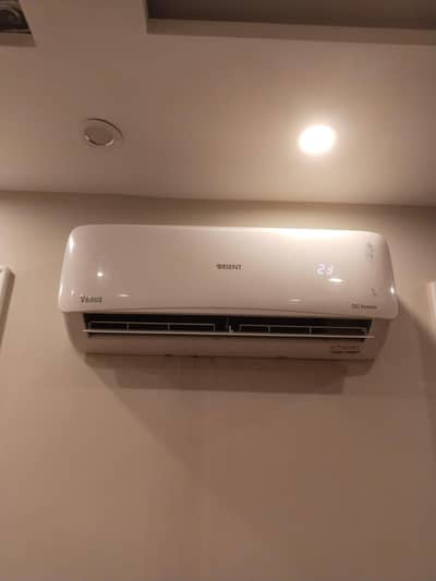 Used Orient 1 Ton Inverter AC for Sale – Rs. 90,000