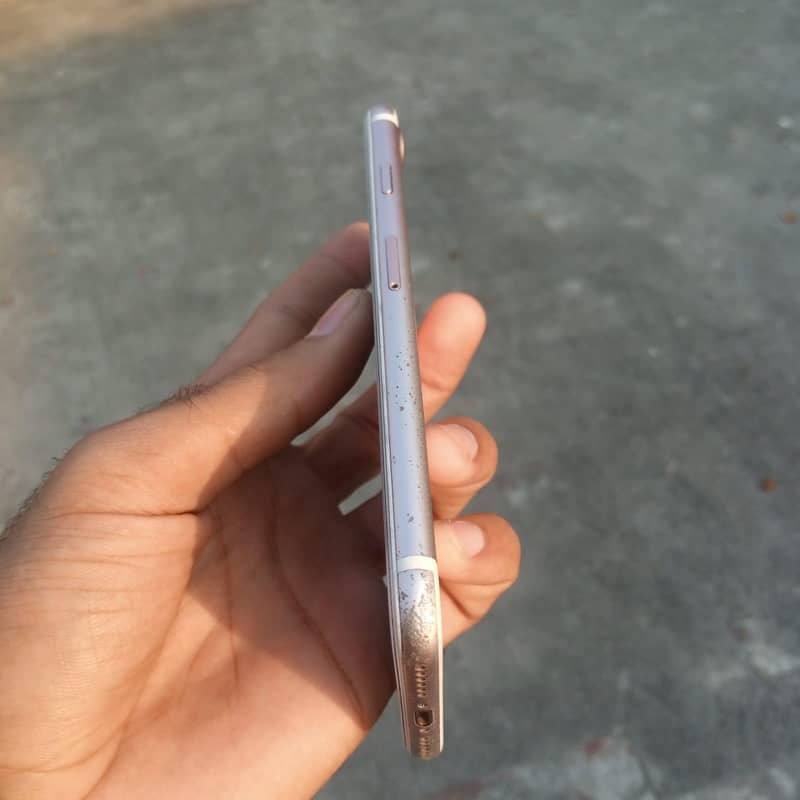Apple iPhone 7 2