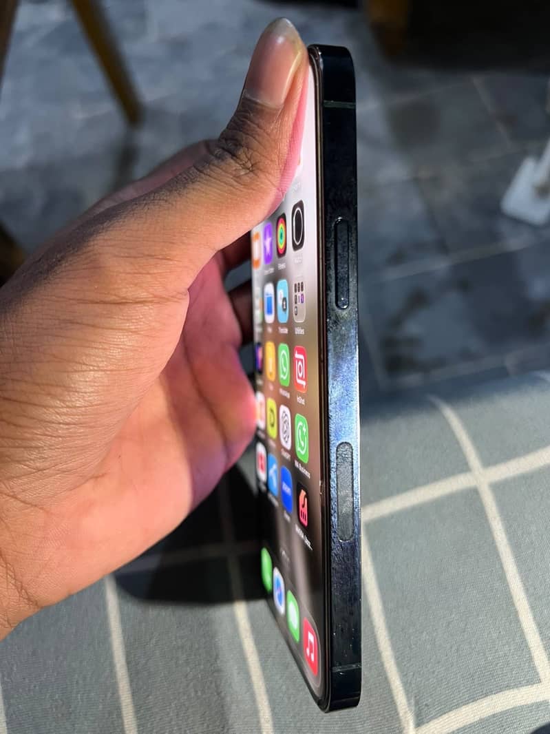 Apple iPhone 12 Pro 2