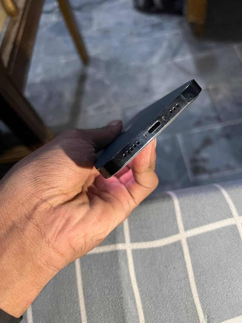 Apple iPhone 12 Pro 4