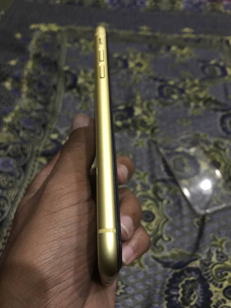 Apple iPhone 11 3