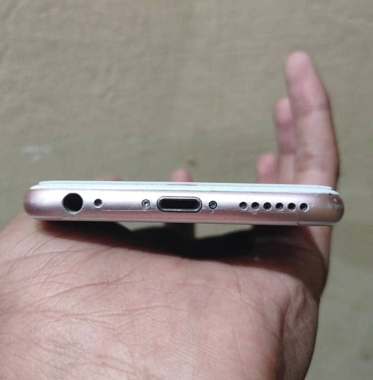 Apple iPhone 6S 1