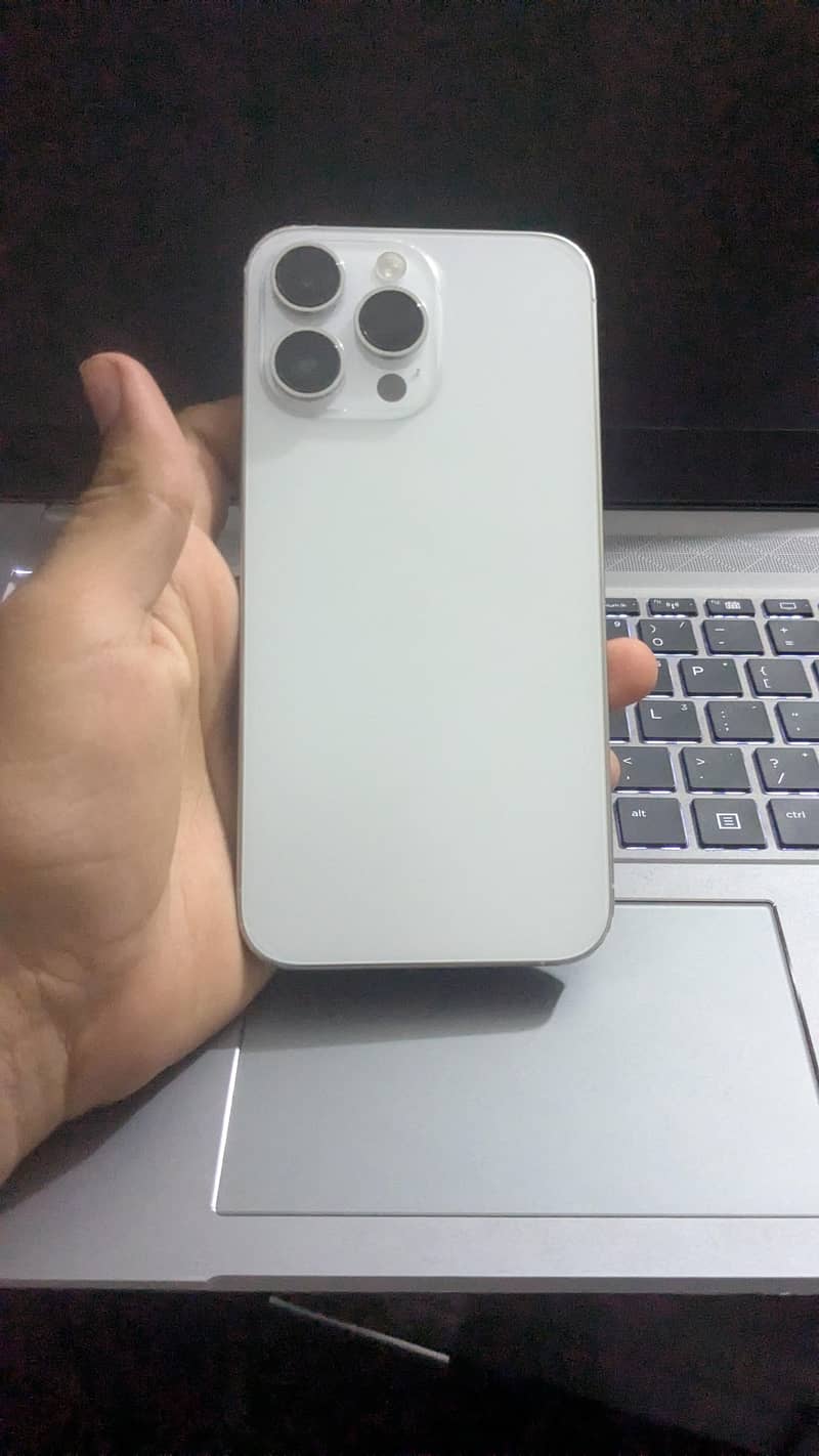 Apple iPhone 14 Pro Max 4