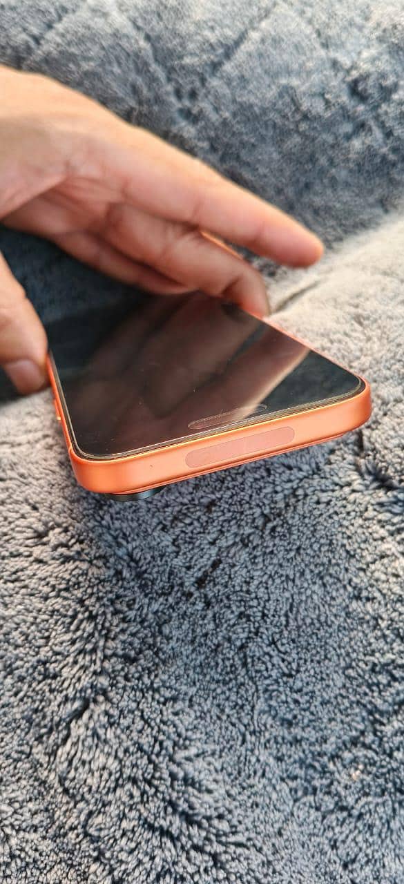 Apple iPhone 17 Pro Max 4