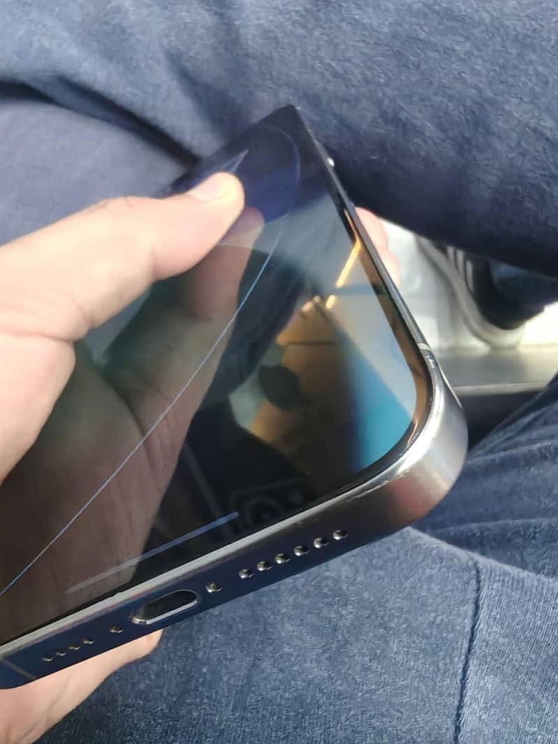 Apple iPhone 15 Pro Max 2