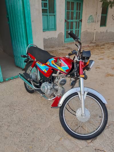 I am selling Honda CD70 03401540532