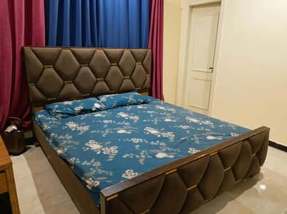Queen size bed without mattress