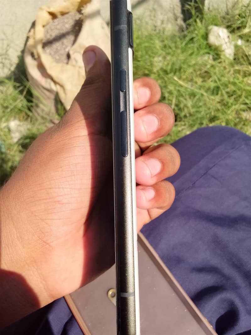 Google Pixel 6a 4