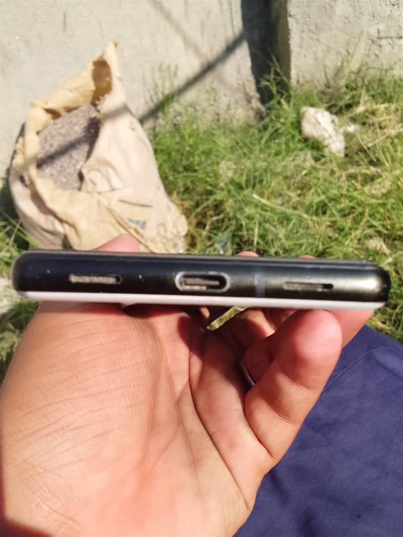 Google Pixel 6a 5