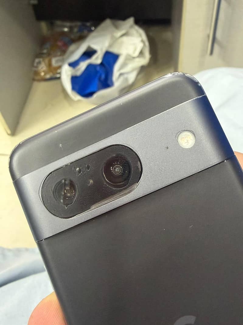 Google Pixel 8 4