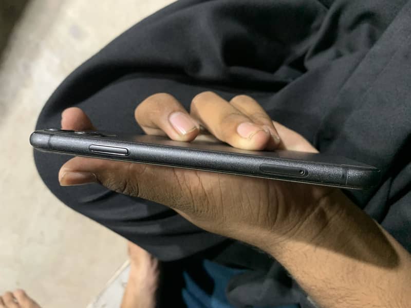 Apple iPhone 11 7