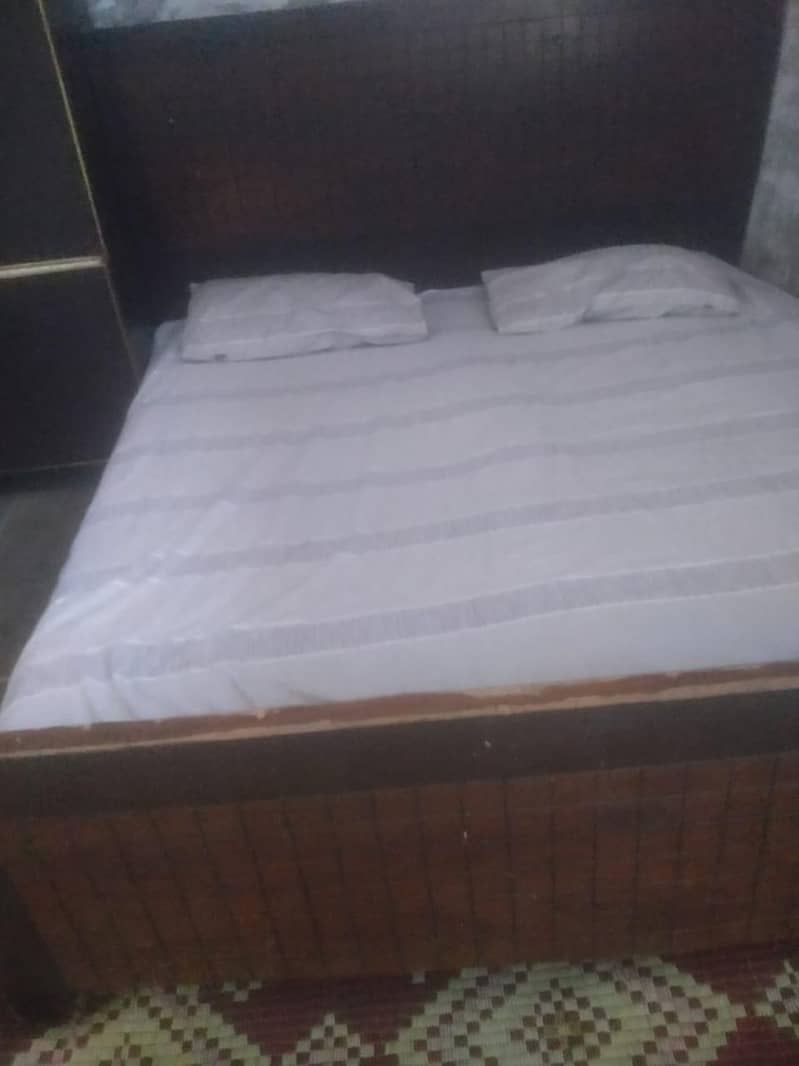 King Bed 0