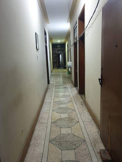 Girls Hostel Mai professional cook ki zarurat ha Jo 150+ka Khana banay