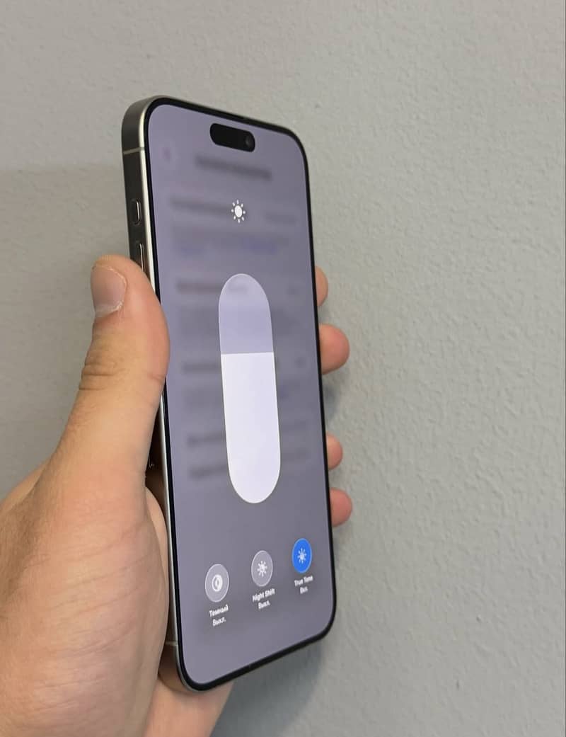 Apple iPhone 15 Pro Max 3