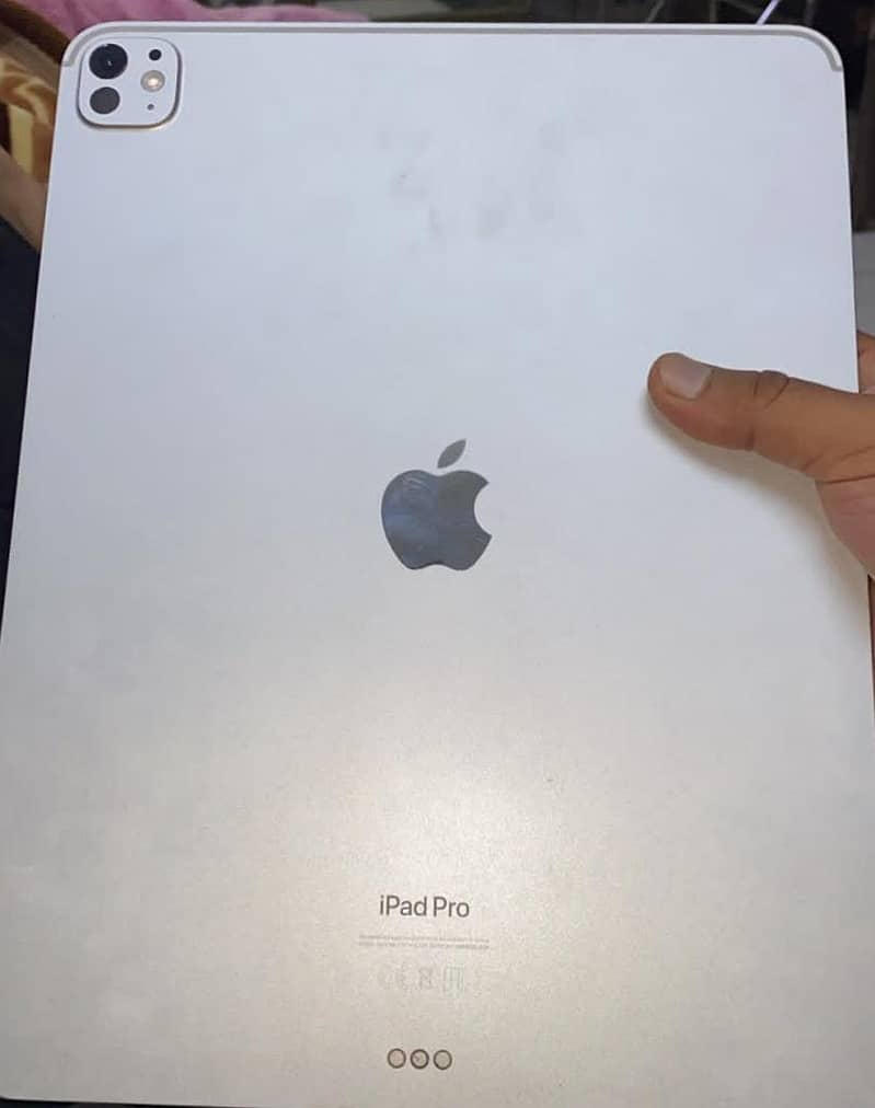 iPad Pro 13-inch M4 0