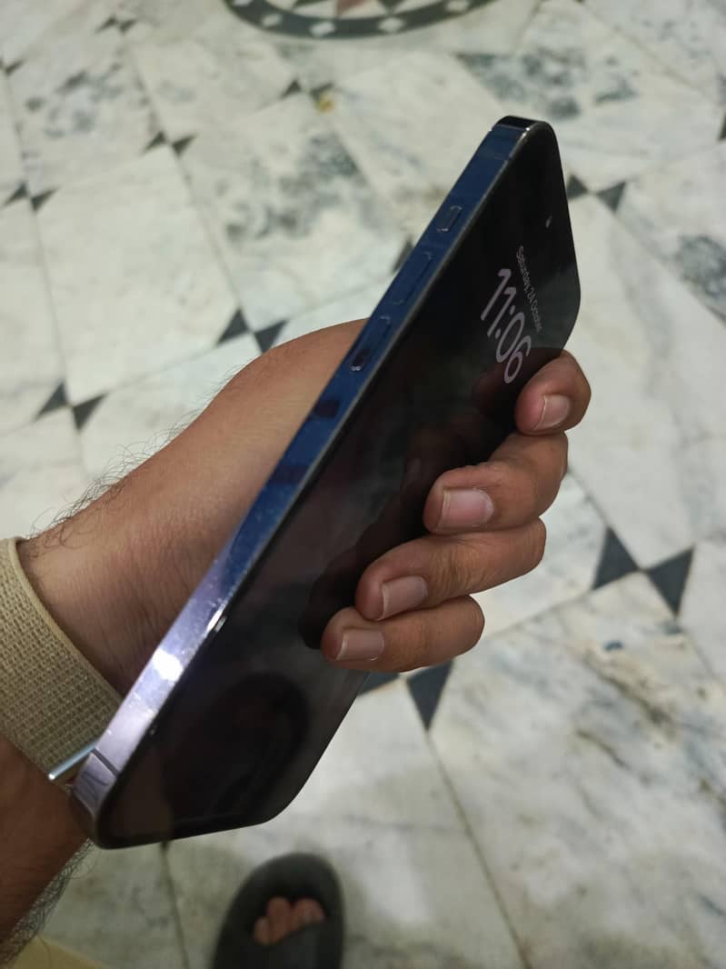 Apple iPhone 14 Pro Max 1