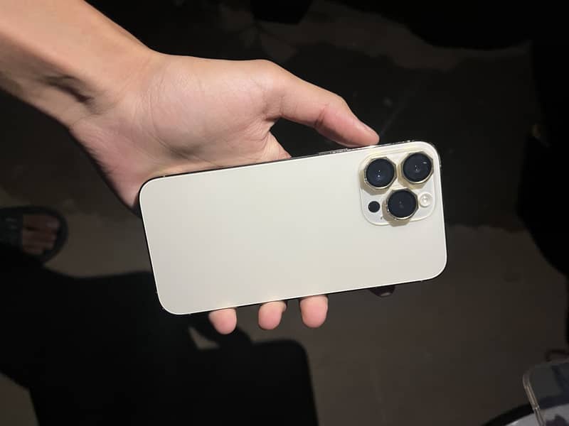Apple iPhone 14 Pro Max 0