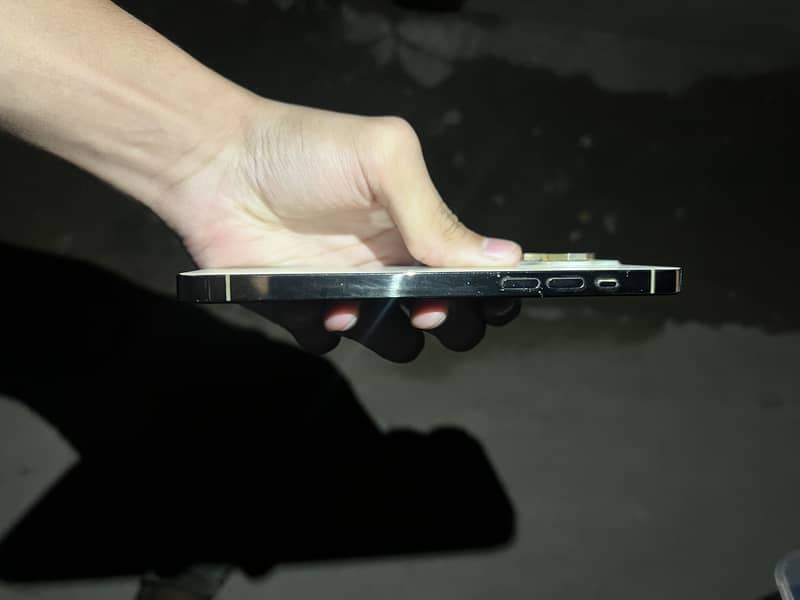 Apple iPhone 14 Pro Max 2