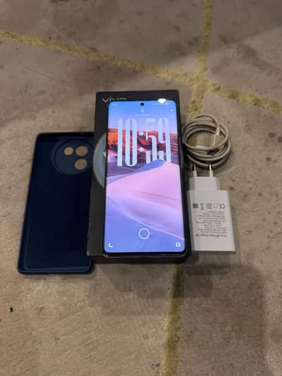 Vivo V30e 8+8/256 complete Saman