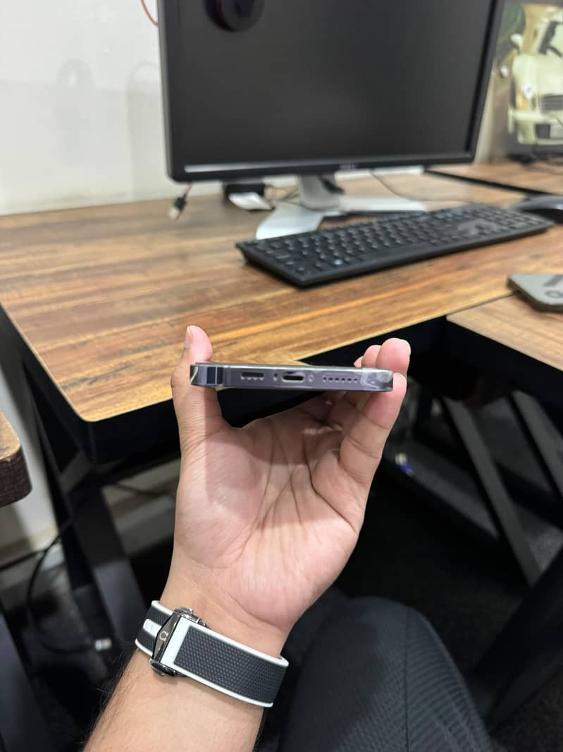 Apple iPhone 14 Pro Max 4