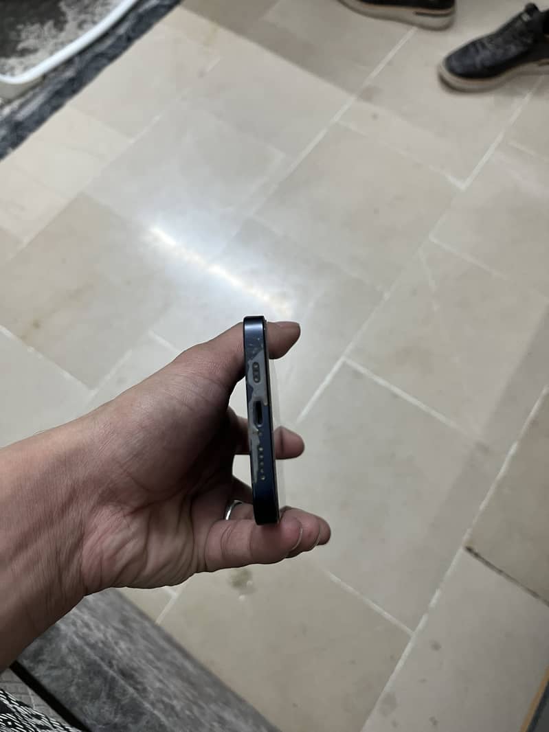 Apple iPhone 12 1