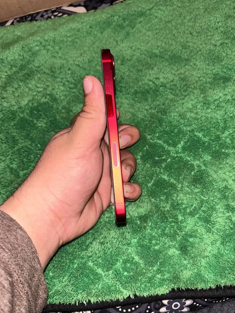 Apple iPhone 13 1
