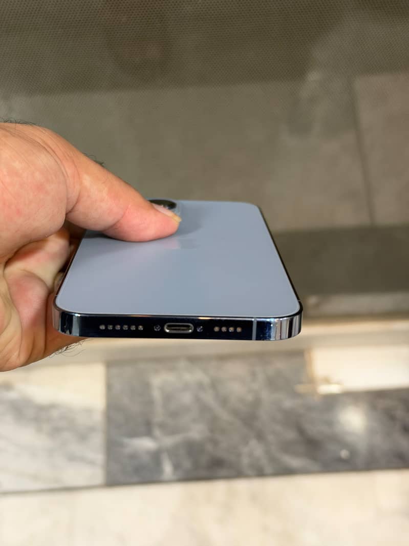 Apple iPhone 13 Pro Max 3